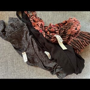 Bundle of intimately free people tanks